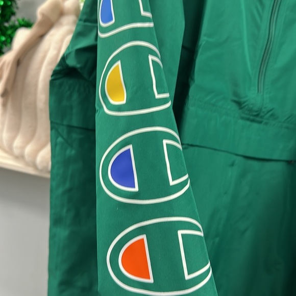 Champion Packable Jacket - Size Large - Green - Picture 8 of 9
